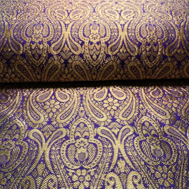 Double Paisley Brocade Wedding Banarsi Fabric 147 cm M1566