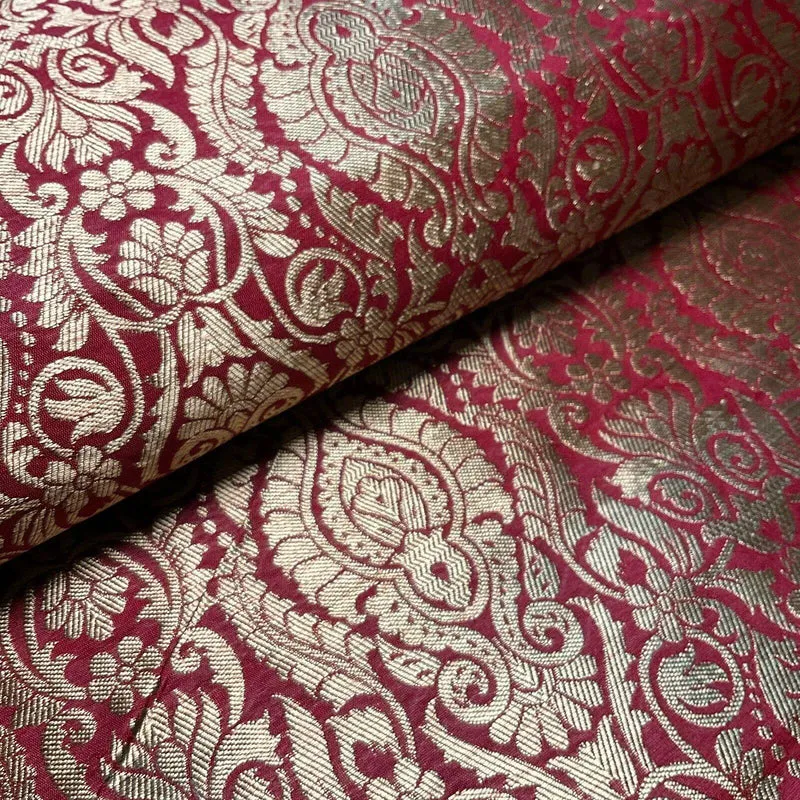 Ornamental Damask Brocade Wedding Banarsi Fabric 147 cm wide M1567