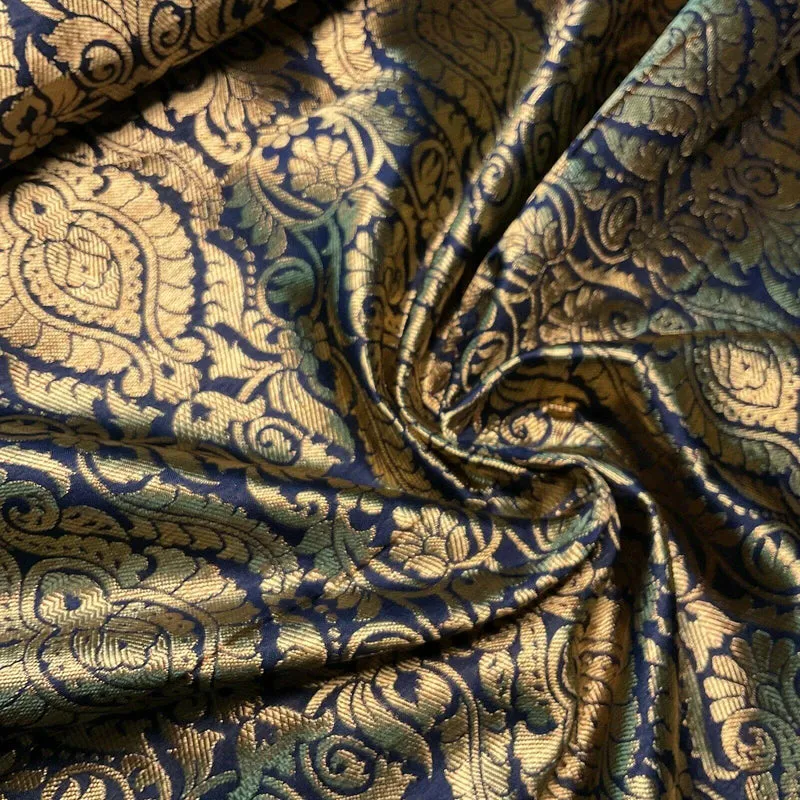 Ornamental Damask Brocade Wedding Banarsi Fabric 147 cm wide M1567