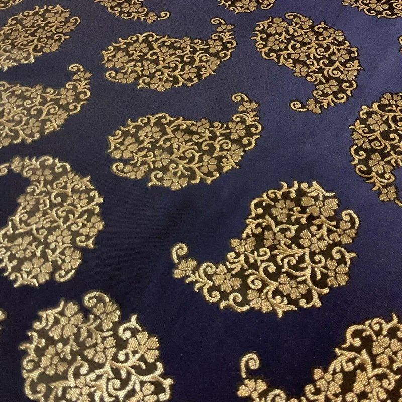 Paisley Brocade Wedding Banarsi Fabric 147 cm M1598