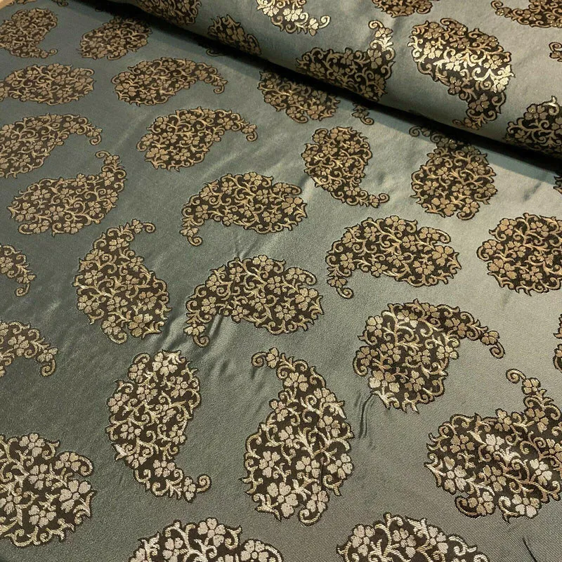 Paisley Brocade Wedding Banarsi Fabric 147 cm M1598