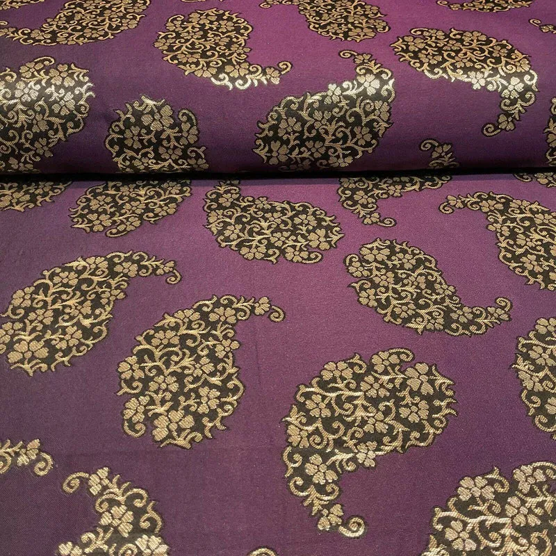 Paisley Brocade Wedding Banarsi Fabric 147 cm M1598