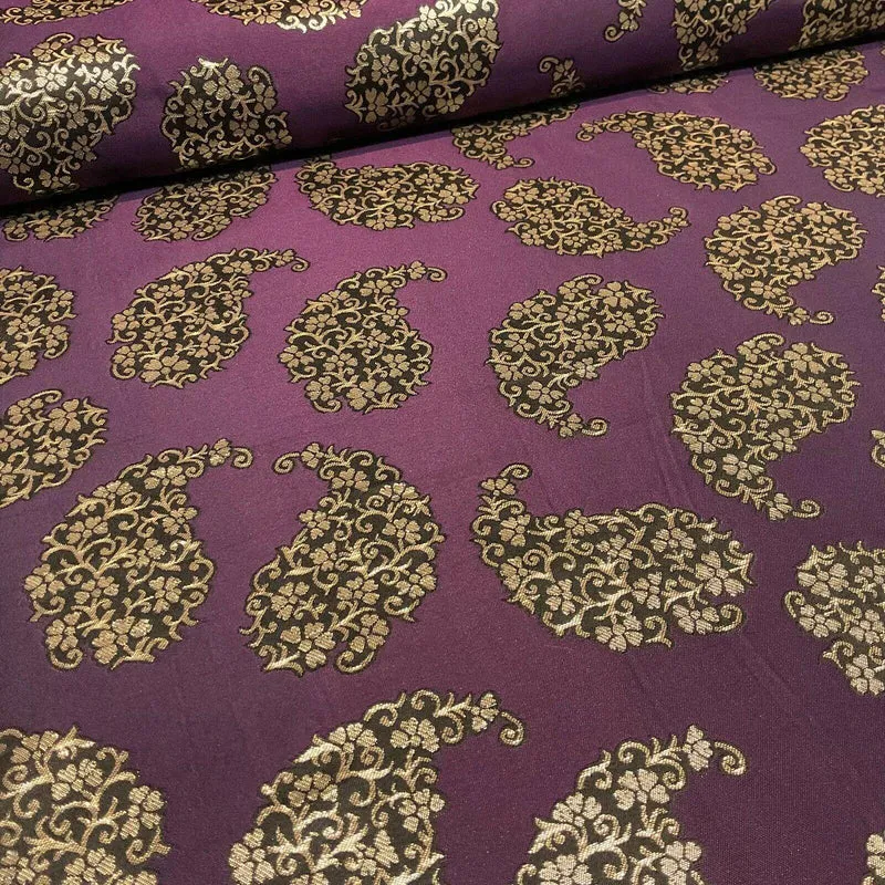 Paisley Brocade Wedding Banarsi Fabric 147 cm M1598