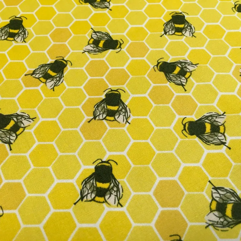 100% Cotton Poplin Bee's Printed Craft Fabric 110cm MD1397