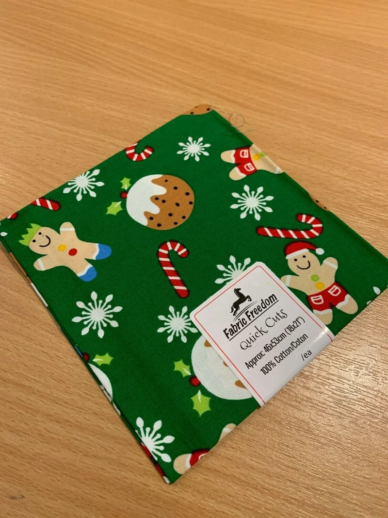 Christmas 100% Cotton pre-cut Fat quarters 46cm x 53cm craft Fabric MK1459