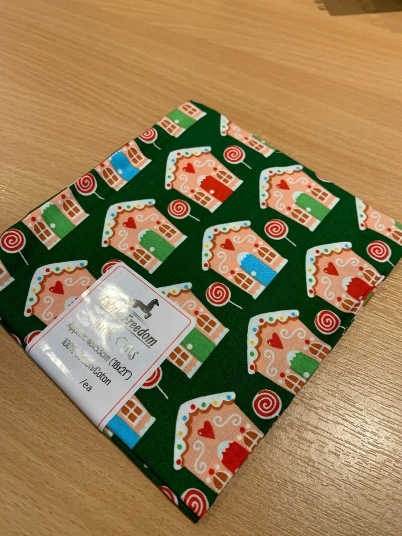 Christmas 100% Cotton pre-cut Fat quarters 46cm x 53cm craft Fabric MK1459