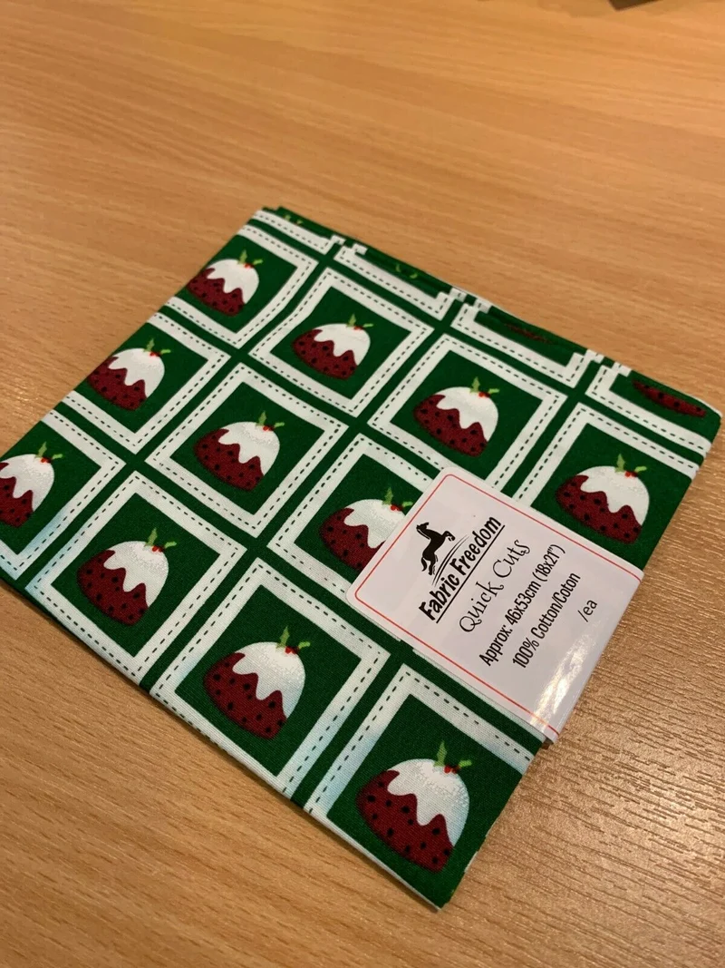 Christmas 100% Cotton pre-cut Fat quarters 46cm x 53cm craft Fabric MK1459
