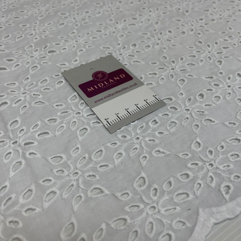 Broderie Anglaise cotton eyelet lace Fabric 55" Wide M992