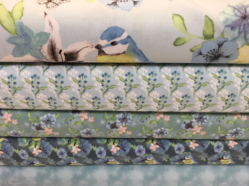 Blue Watercolour Floral 100% Cotton Craft & Patchwork Fabric 44" M562