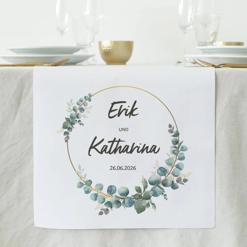 Tischläufer zur Hochzeit mit Eukalyptus-Motiv, Namen und Datum - in zwei Längen